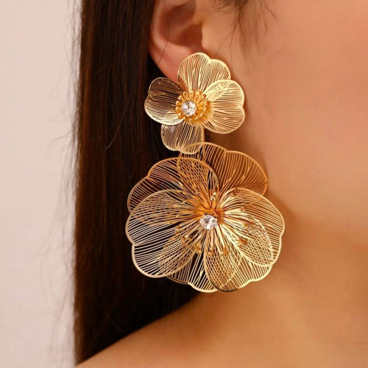 Floral - Golden stud leaf earrings with pearl | Aesthetic Jewelry gold statement oversize plant earrings | bridal party dinner casual | leaf dangle