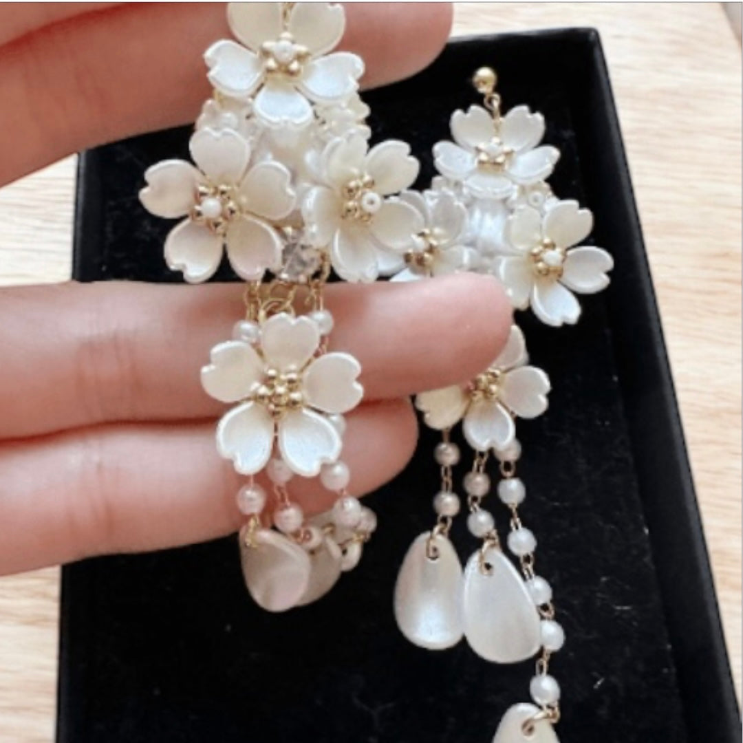Whimsical - Daisy flower petal earrings |Kawaii cute fun hoop earrings | korean art colourful dangle earrings | white flower with crystal clear beads - TuttyKnitty
