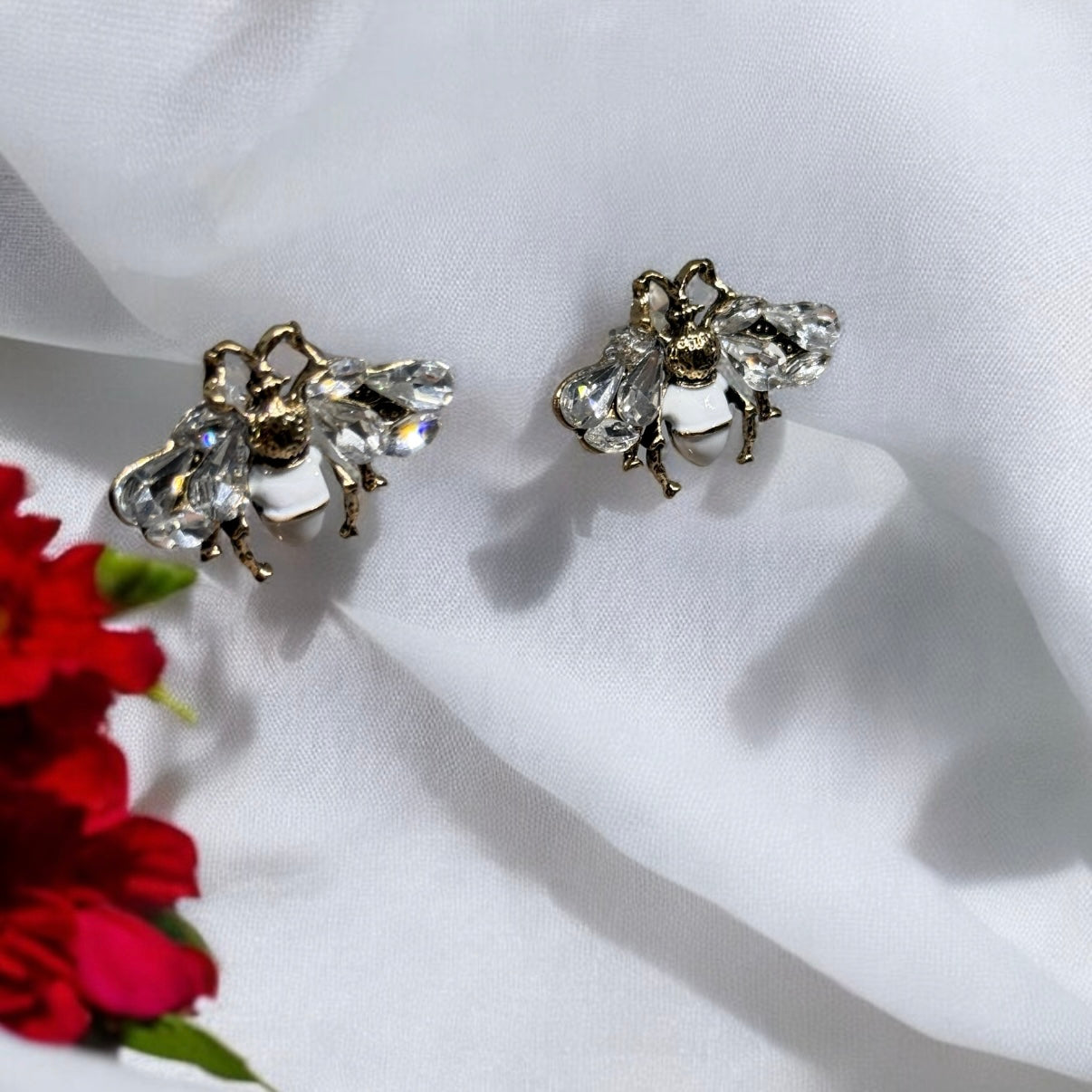Fauna - Vintage style Golden Bee earrings | pearl stud earrings | minimalist earrings | bronze gold insect statement earrings