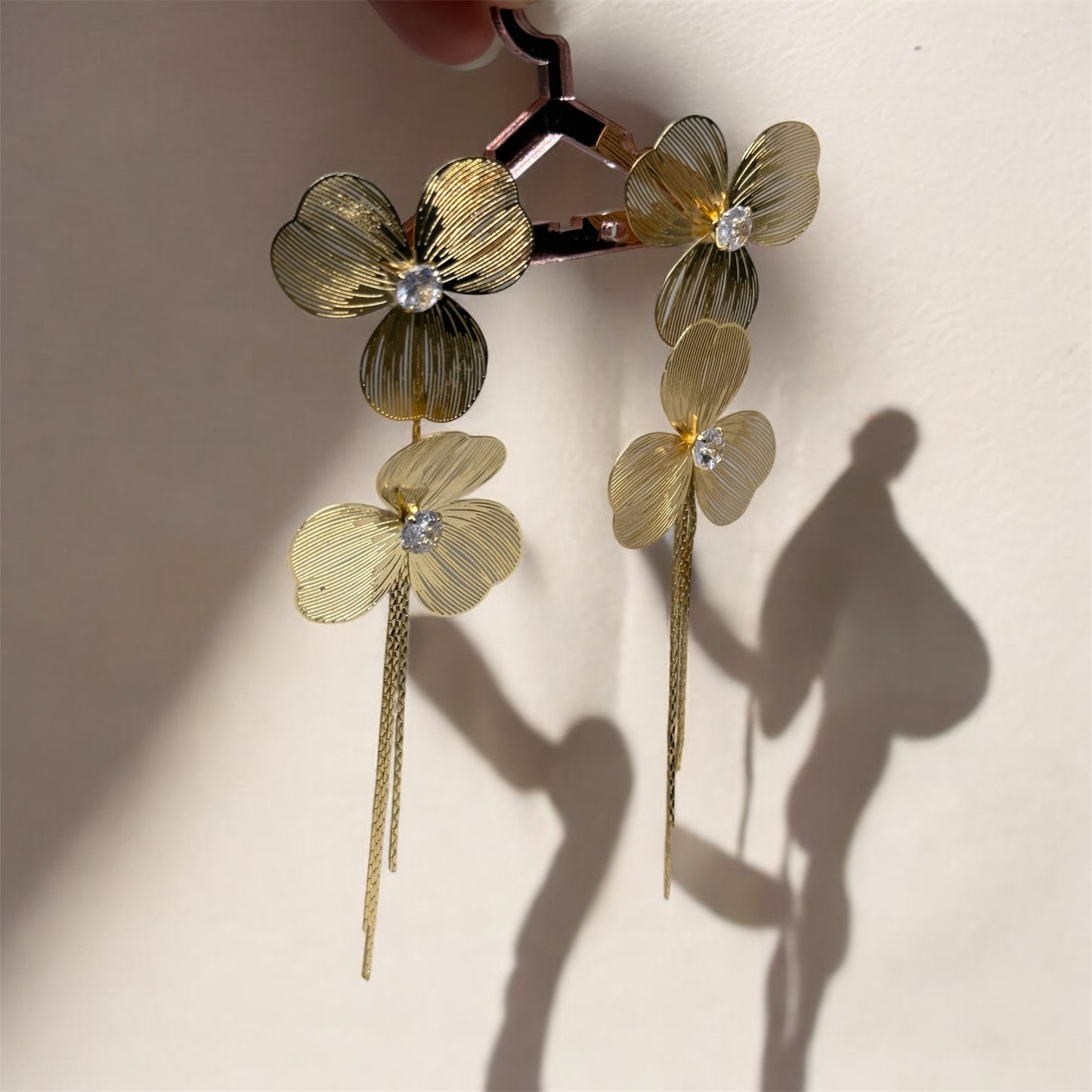 Floral - Golden stud leaf earrings with pearl | Aesthetic Jewelry gold statement oversize plant earrings | bridal party dinner casual | leaf dangle