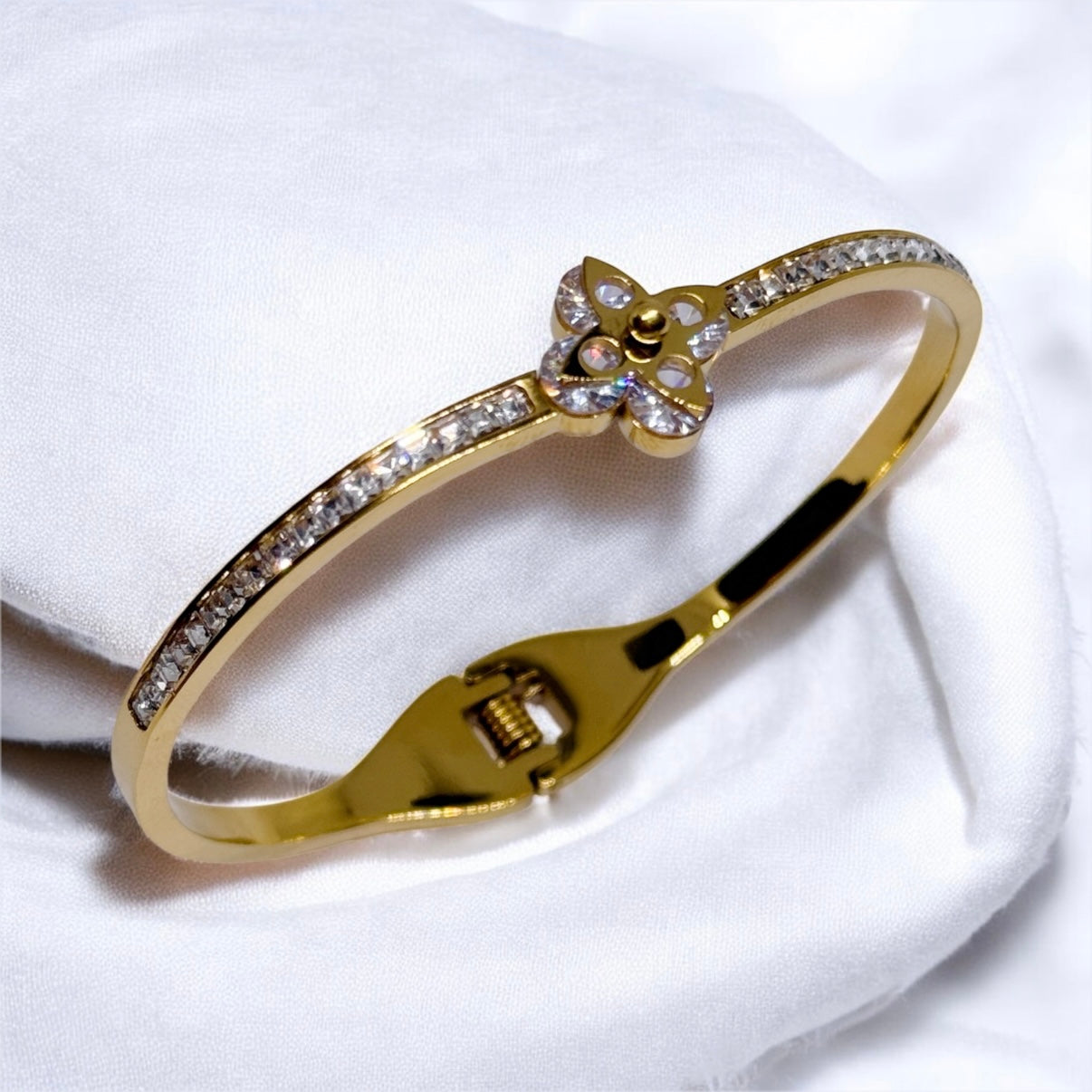 Gold bangle with clover patterns | rhinestones embossed