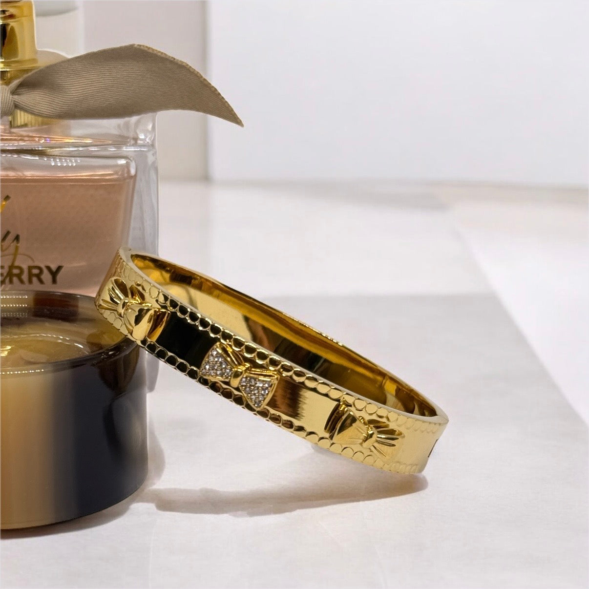 Gold bangles with ribbon pattern | rhinestones embossed | shinny bangle