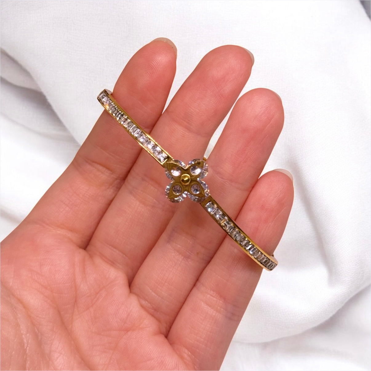 Gold bangle with clover patterns | rhinestones embossed