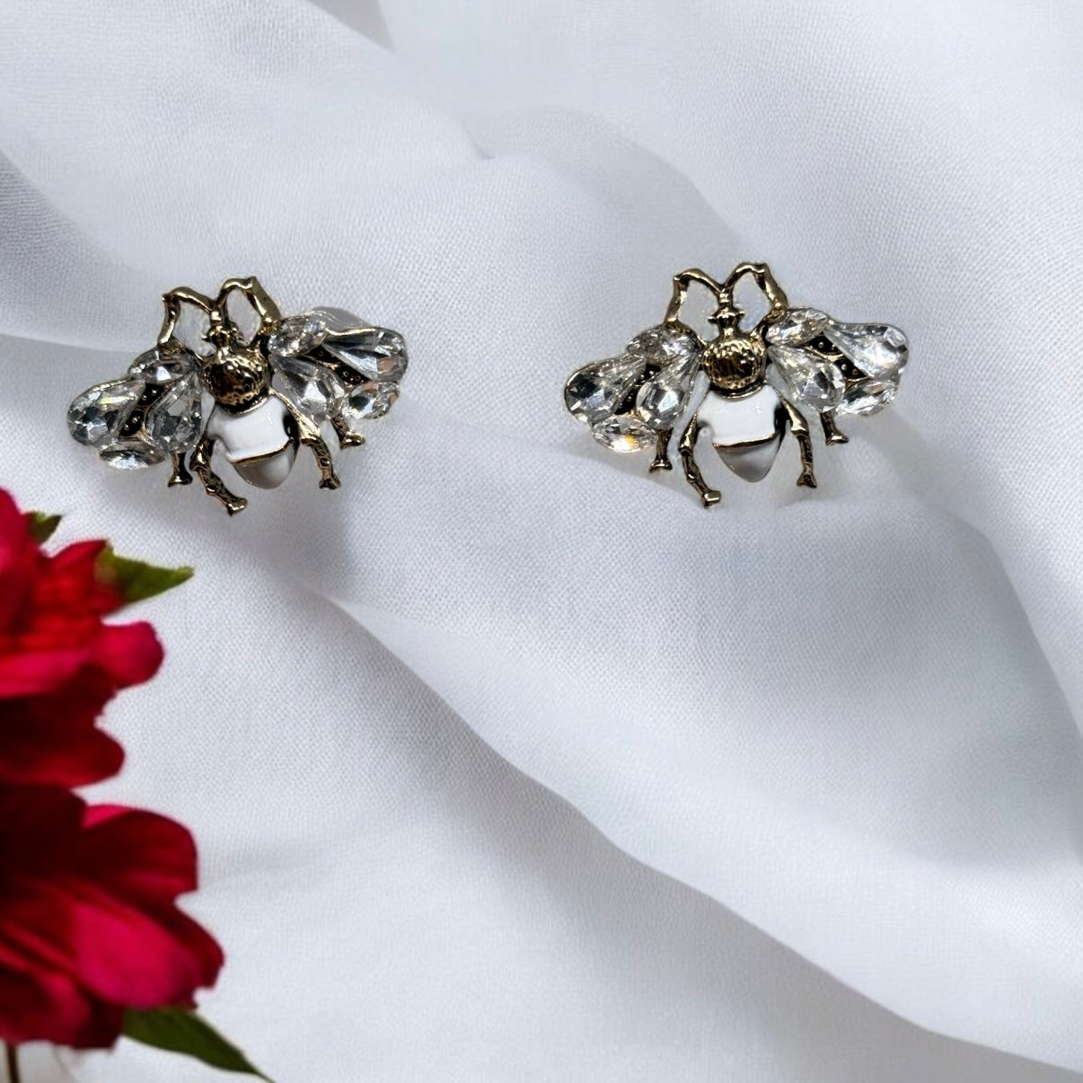 Fauna - Vintage style Golden Bee earrings | pearl stud earrings | minimalist earrings | bronze gold insect statement earrings