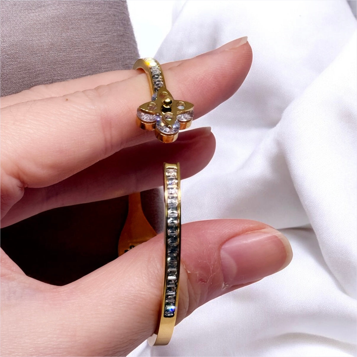 Gold bangle with clover patterns | rhinestones embossed