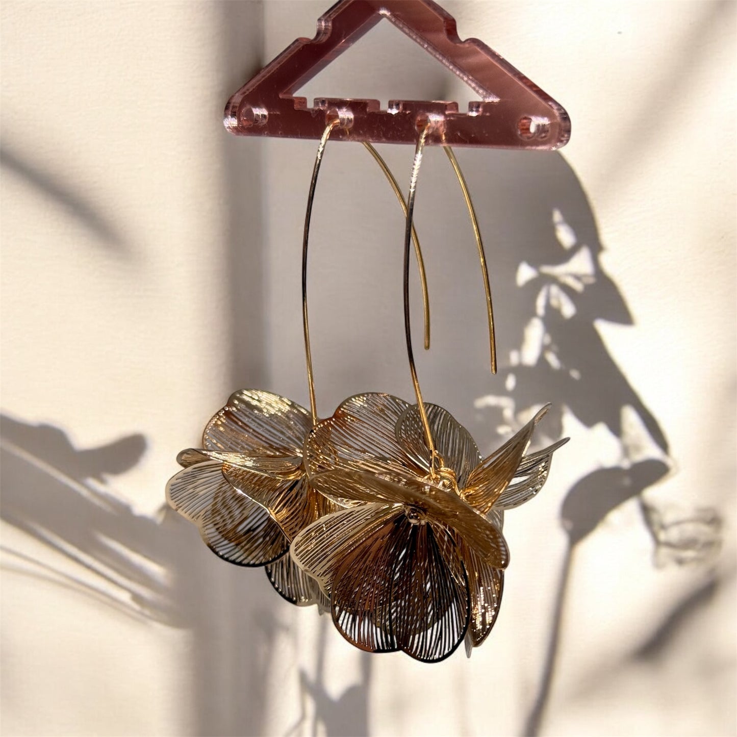 Floral - Golden leaf earrings with pearl | Aesthetic Jewelry gold statement oversize plant earrings | bridal party dinner casual | leaf dangle