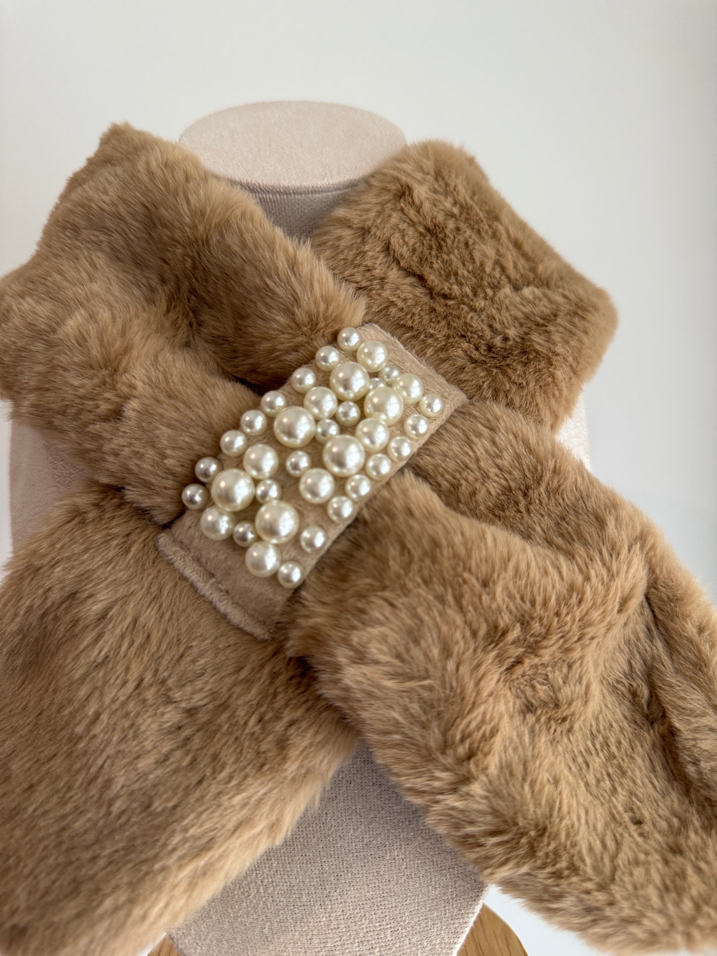 Pearly faux fur neck warmer in brown