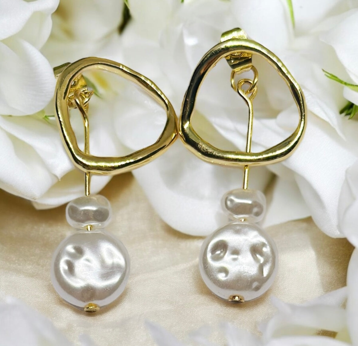 Pearl - Gold dangle earrings with pearl| baroque pearl drop earrings | minimalist 2 way stud earrings | Korean style bridal earrings