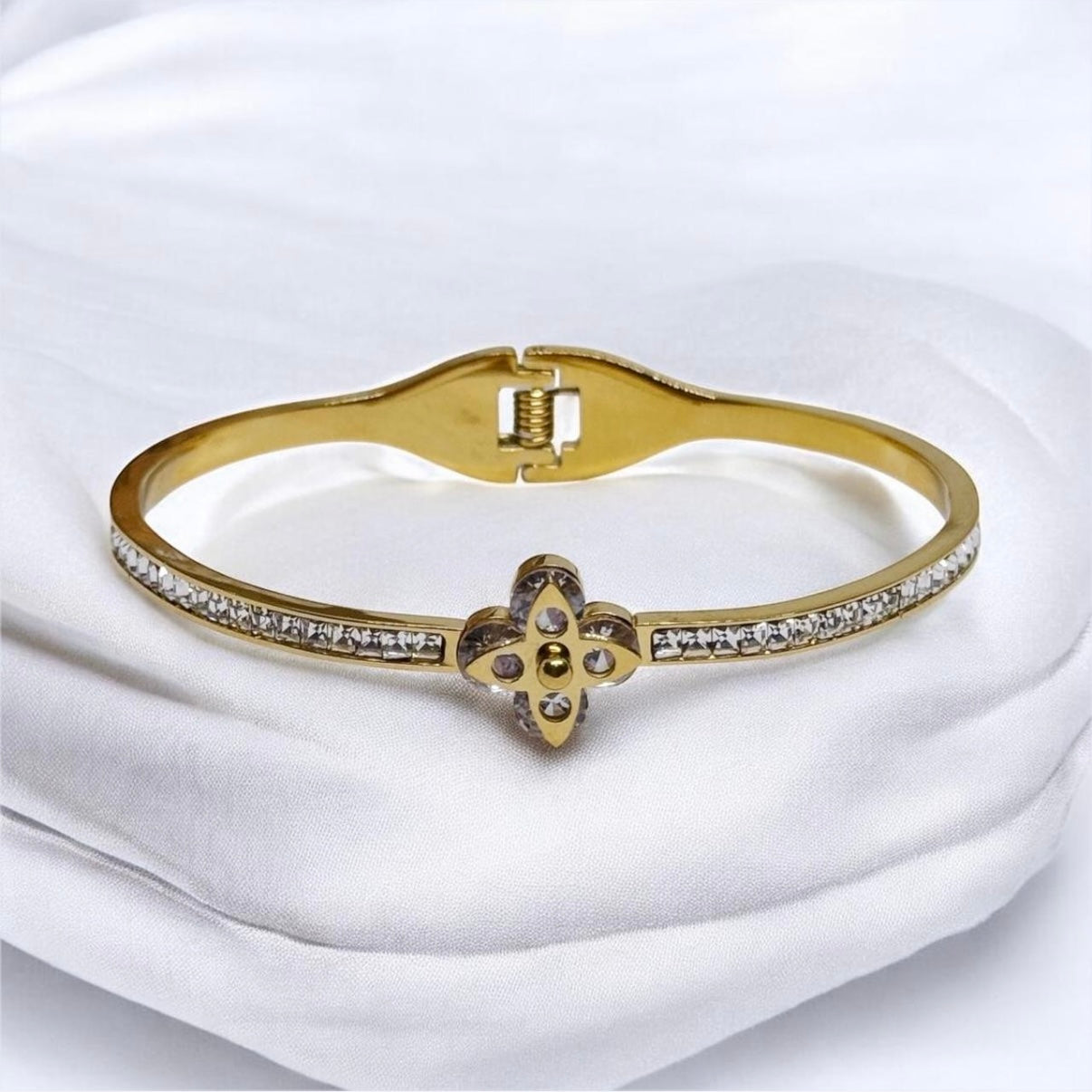 Gold bangle with clover patterns | rhinestones embossed
