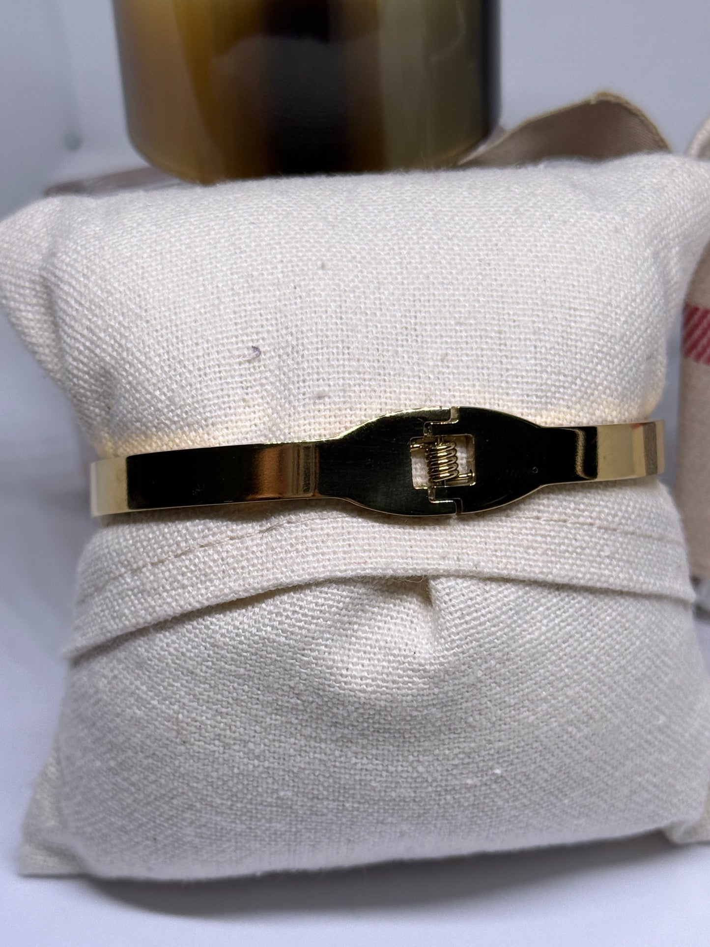 Gold bangles with leaf pattern | rhinestones embossed | shinny bangle