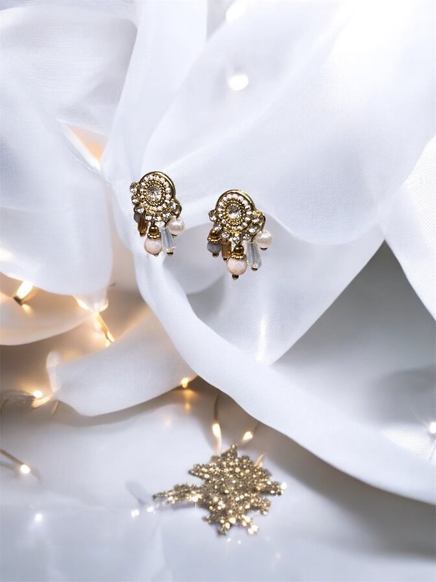 Minimalist - Gold statement earrings with pearl| dangle pearl drop earrings | rhinestones pearl drop earrings | Korean dangly beads rhinestone earrings