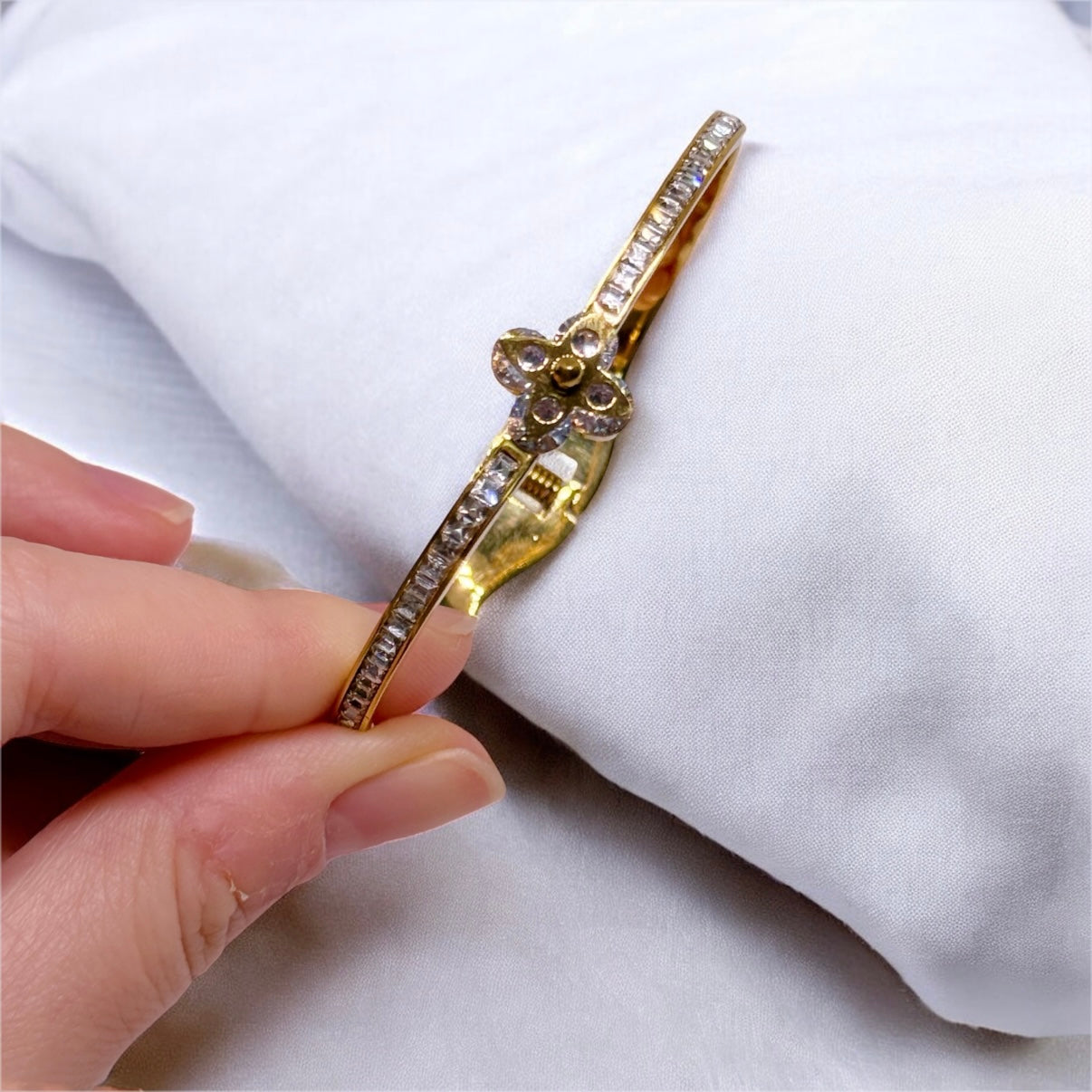 Gold bangle with clover patterns | rhinestones embossed