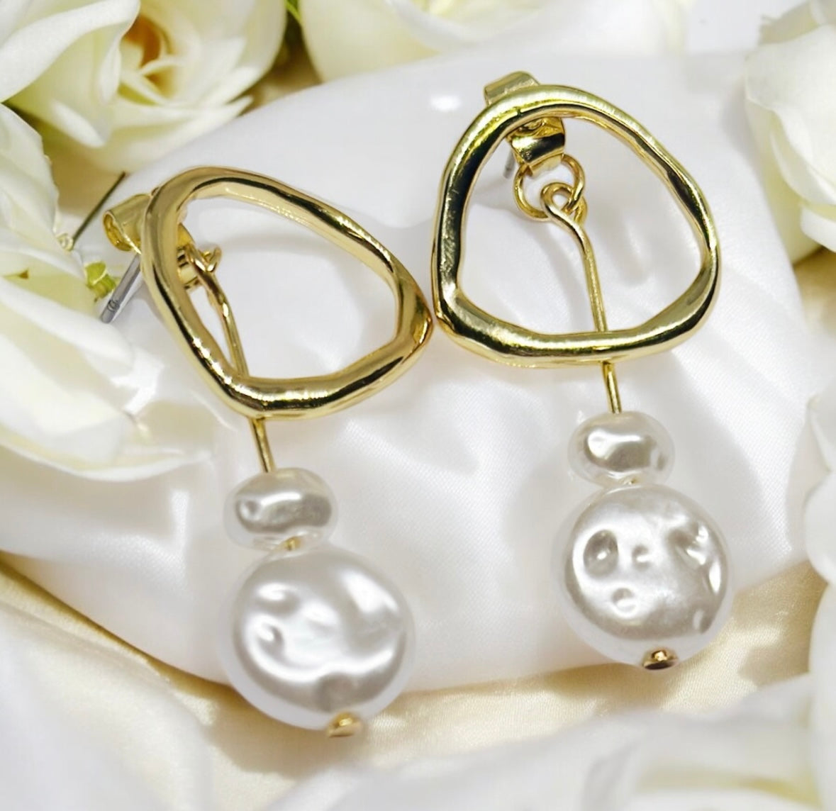 Pearl - Gold dangle earrings with pearl| baroque pearl drop earrings | minimalist 2 way stud earrings | Korean style bridal earrings