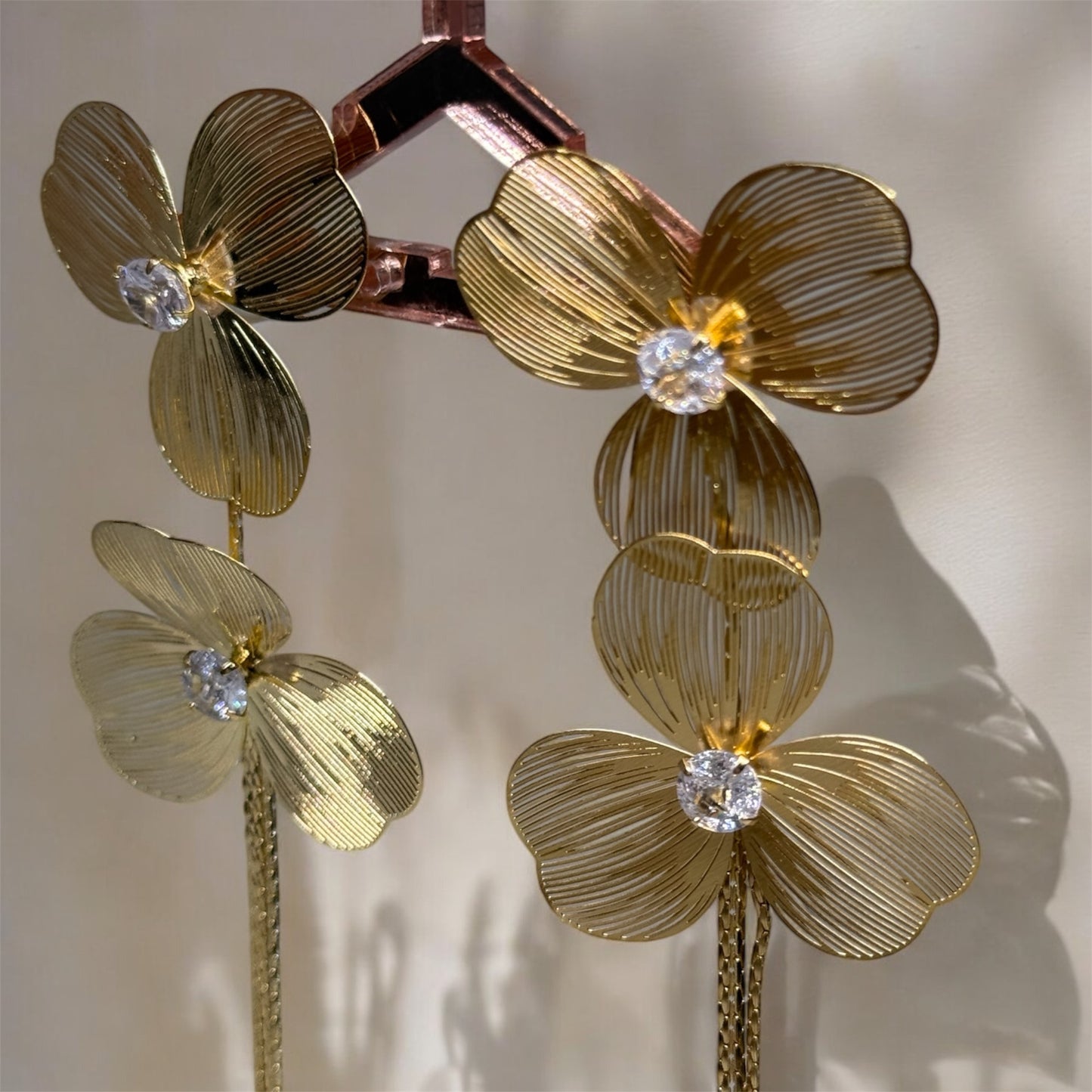 Floral - Golden stud leaf earrings with pearl | Aesthetic Jewelry gold statement oversize plant earrings | bridal party dinner casual | leaf dangle