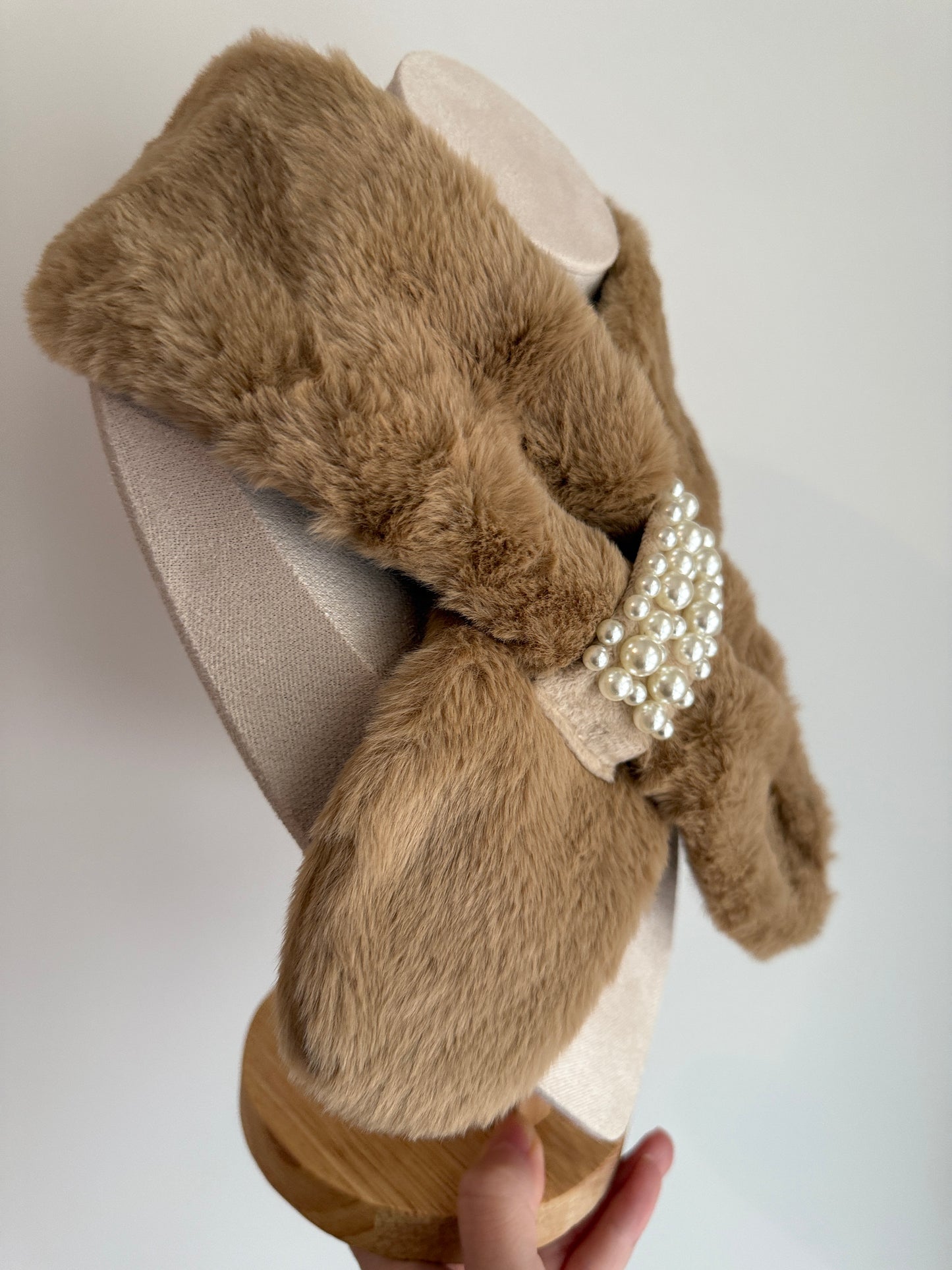 Pearly faux fur neck warmer in brown