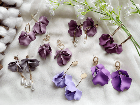 Purple flower earrings | dangle petals baroque earrings | unique golden chain floral earrings | bridal party wedding earrings - TuttyKnitty