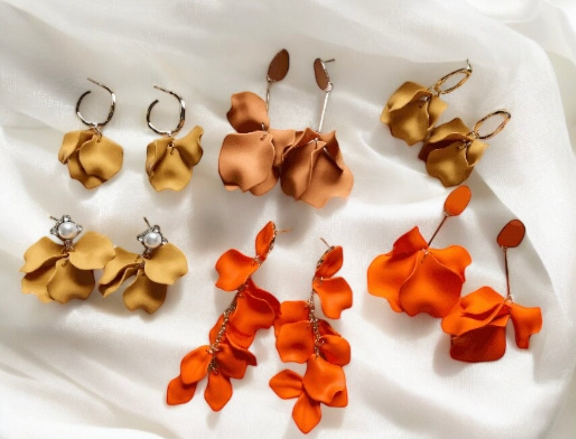 Bright orange flower earrings | dangle petals statement earrings | unique golden bar floral earrings | bridal party wedding earrings