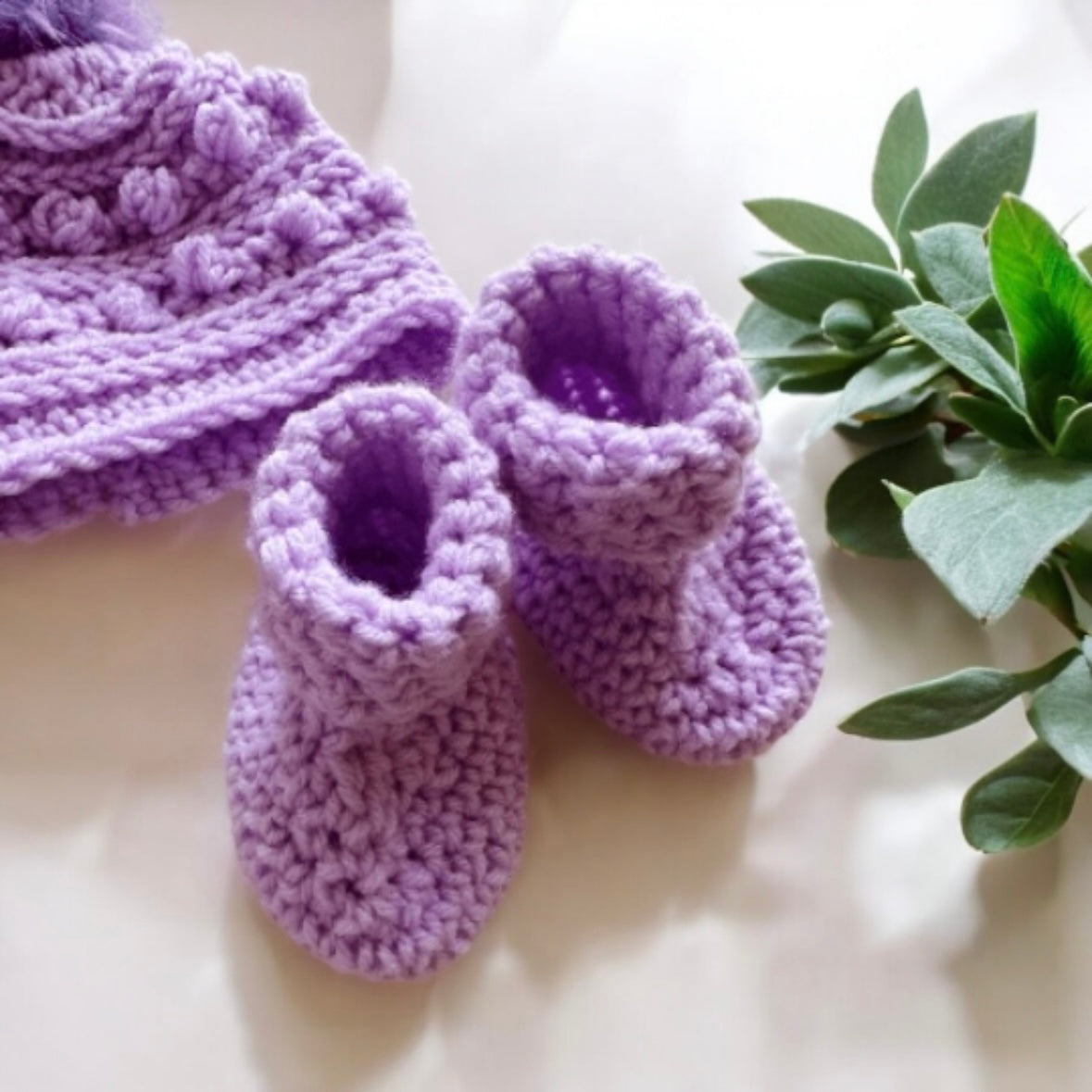 Crochet baby fur pompom beanie and booties | baby gift | newborn gift | baby shower | photography