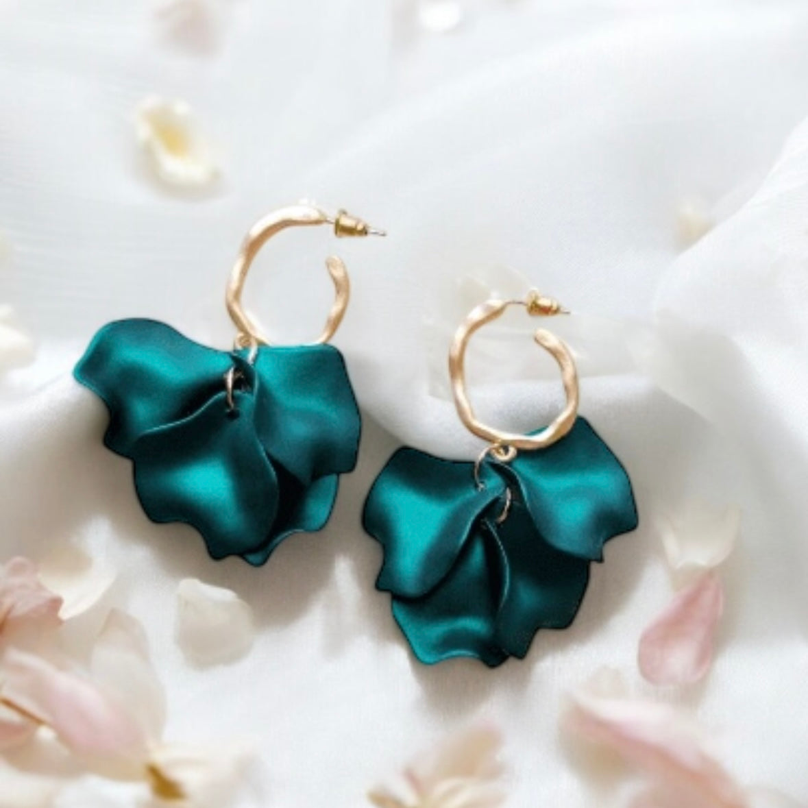 Emerald green flower earrings | iridsecent petals baroque earrings | unique gold hoop floral earrings | bridal party wedding earrings