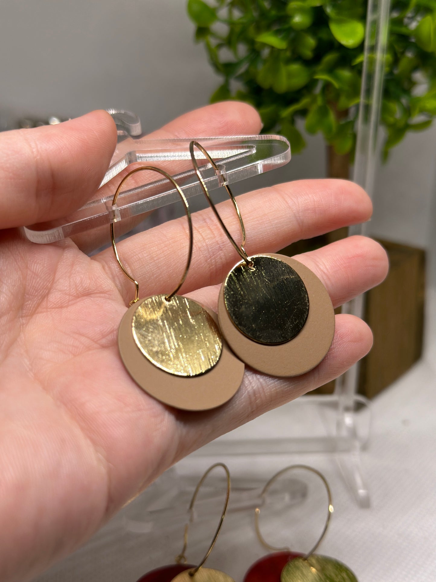 Disc shaped earrings