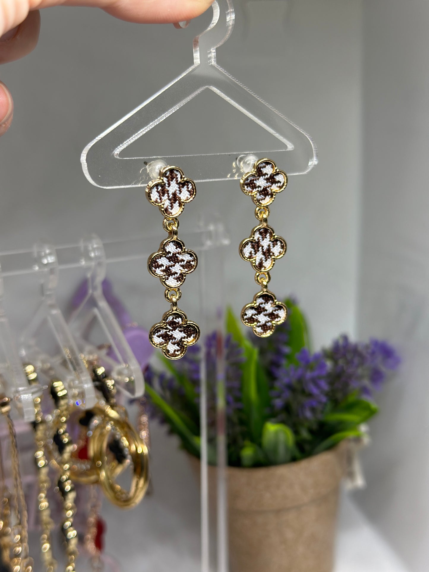 Golden clover earrings | aesthetic houndstooth print | elegant earrings