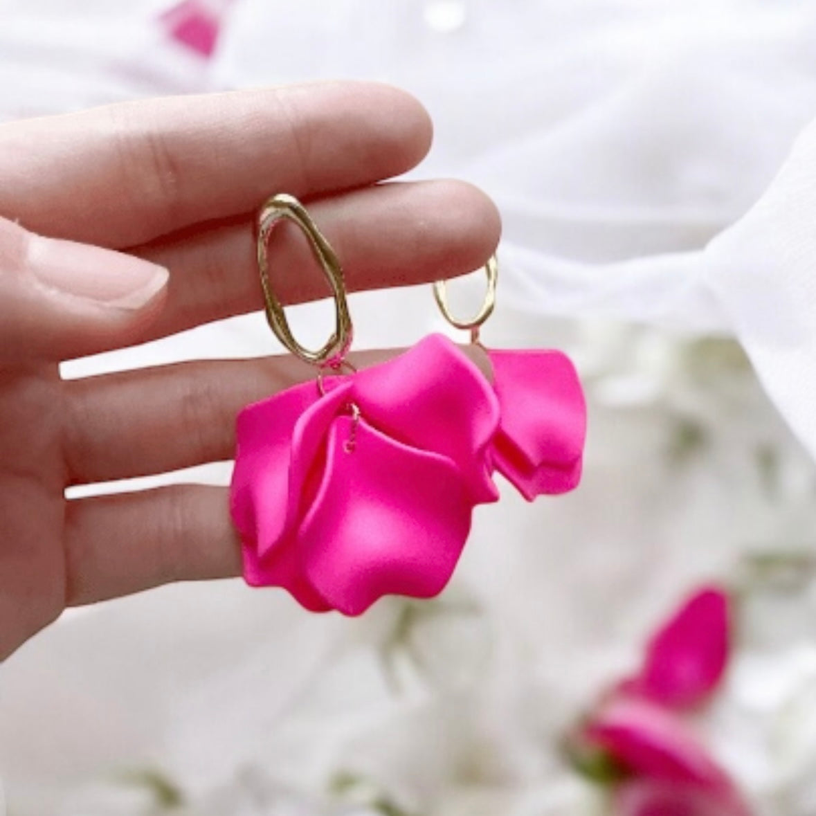 Hot pink flower earrings | dangle petals glitter earrings | unique gold geometric floral earrings | bridal party wedding earrings