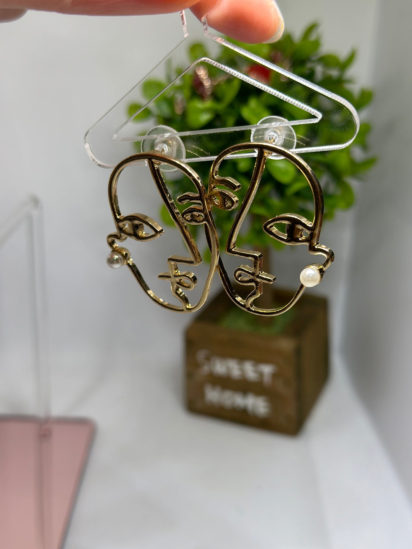 Picasso earrings | Gold fun wire famous artist earrings | minimalist earrings | potrait art earrings