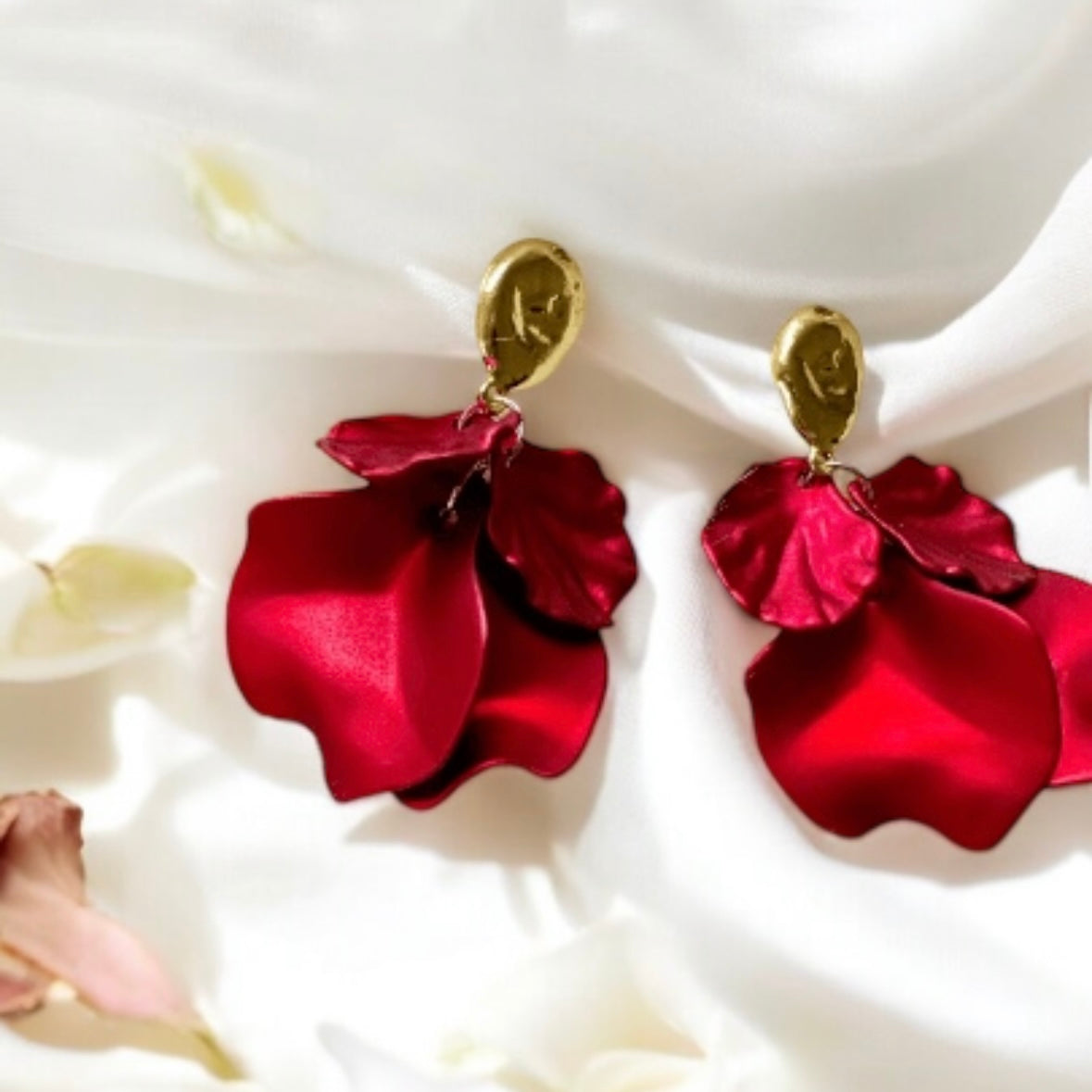 Hot red flowers earrings| bridal party wedding earrings | unique iridescent earrings | golden crumpled floral earrings