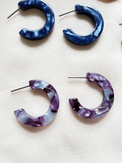 25mm Mini Tortoise shell Hoop earrings | Modern retro earrings | open hoop acetate earrings | minimalist dainty earrings - TuttyKnitty