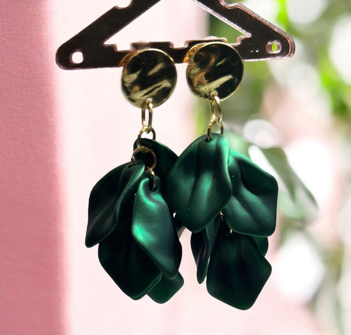 Emerald green flower earrings | dangle petals floral earrings | bridal party wedding earring