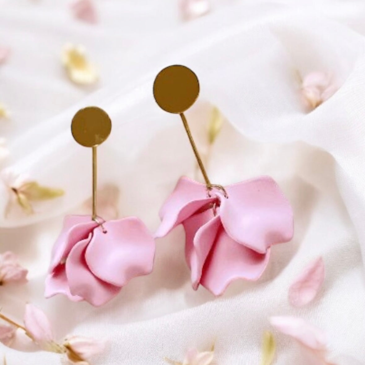 Baby pink flower earrings | dangle petals baroque earrings | unique golden bar geometric floral earrings | bridal party wedding earrings