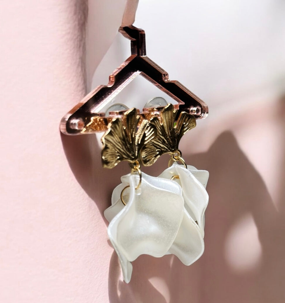 Pearl shinny white flowers earrings | ginkgo leaf flower earrings