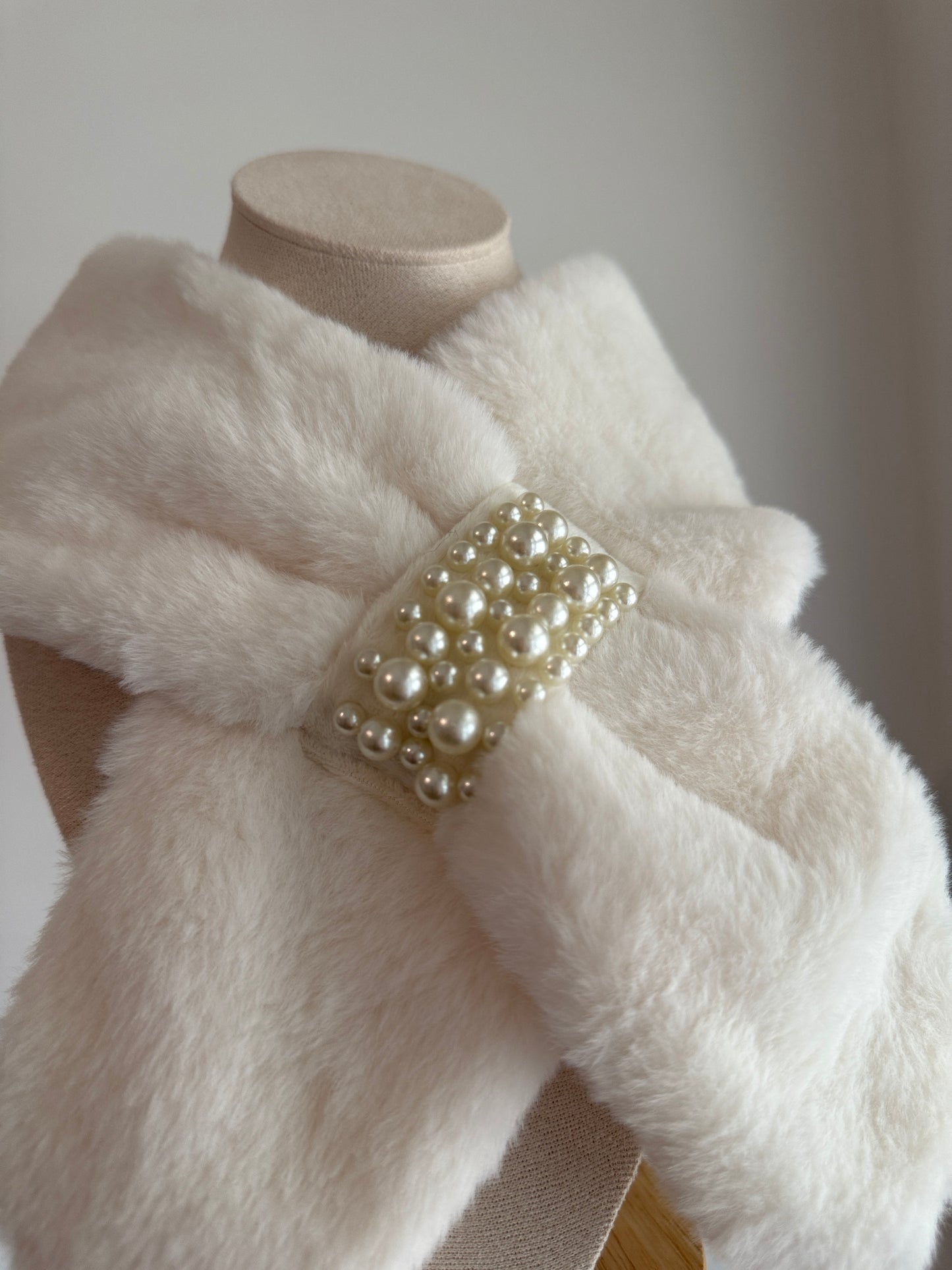 Pearly faux fur neck warmer in white