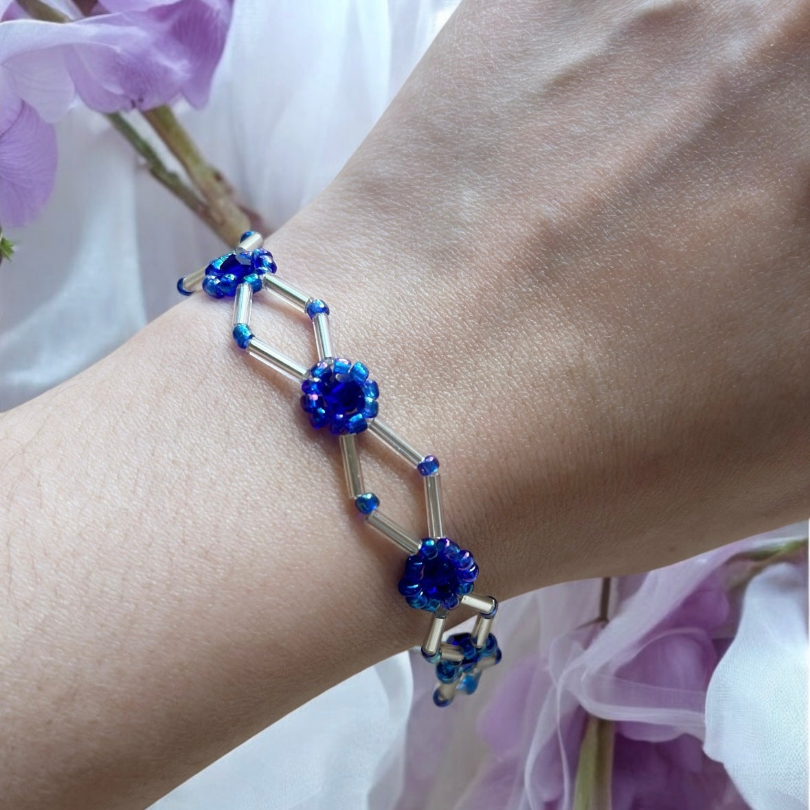 Silver & Blue Beaded bracelet with daisy pattern | silver colour chain | shinny decor bracelet |