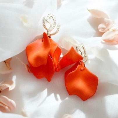 Bright orange flower earrings | dangle petals statement earrings | unique golden bar floral earrings | bridal party wedding earrings