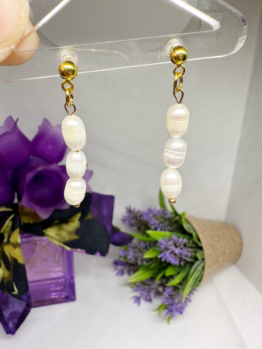 Gold dangle earrings with freshwater pearl | pearl drop earrings | minimalist elegant earrings