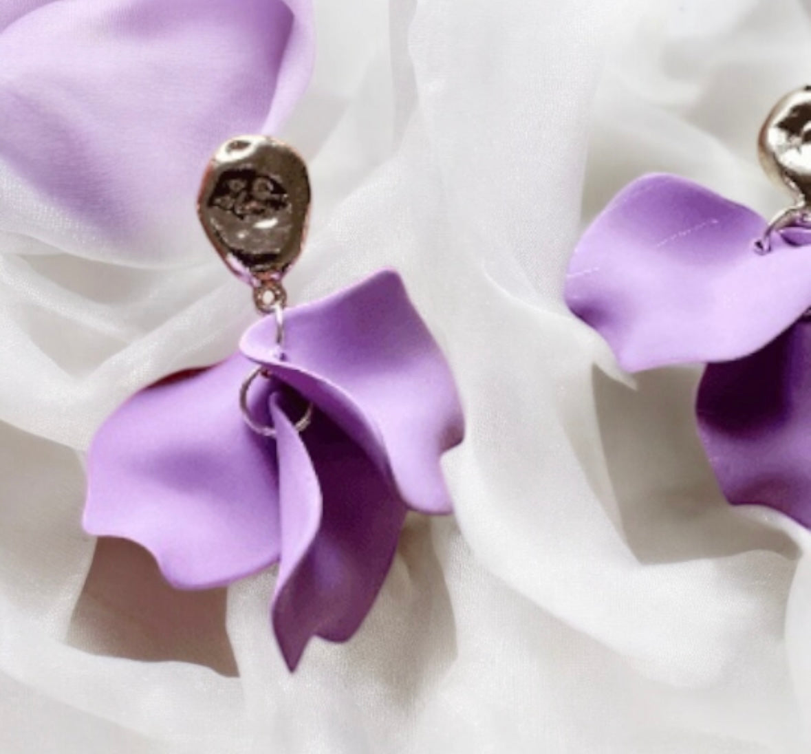 Sweet purple flower earrings | dangle petals baroque earrings | unique silver with pearl floral earrings | bridal party wedding earrings