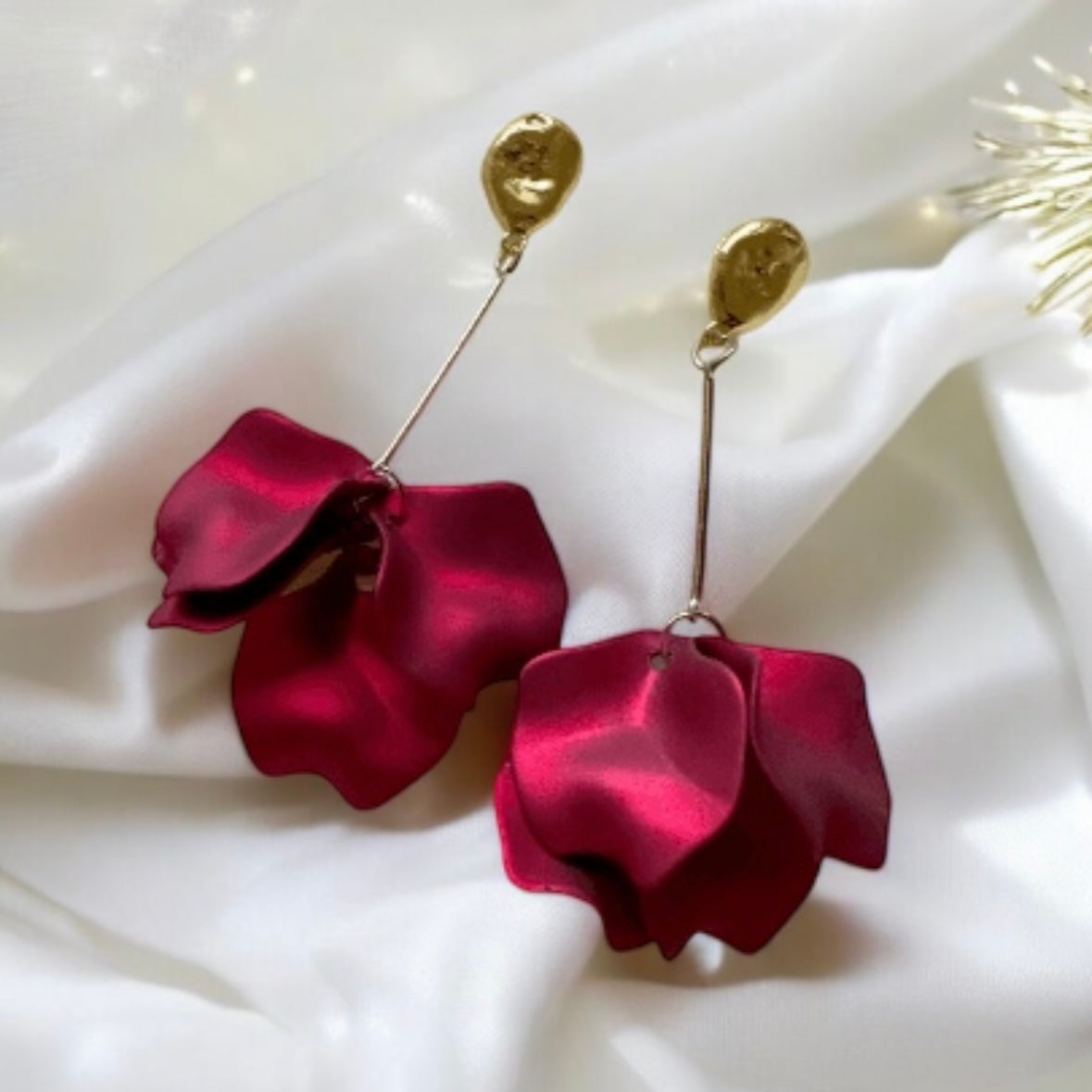 Hot christmas red flower earrings | matte petals dangle earrings | unique golden disc floral earrings | bridal party wedding earrings