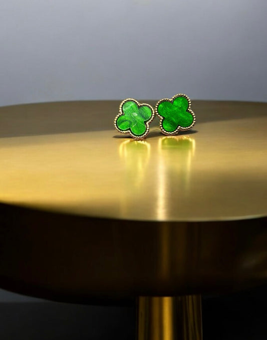 Golden clovers stud earrings