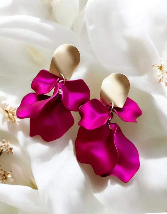 Fuchsia pink flower earrings | dangly earrings | irisdescent petals oversize disc statement | golden geometric floral bridal party earrings