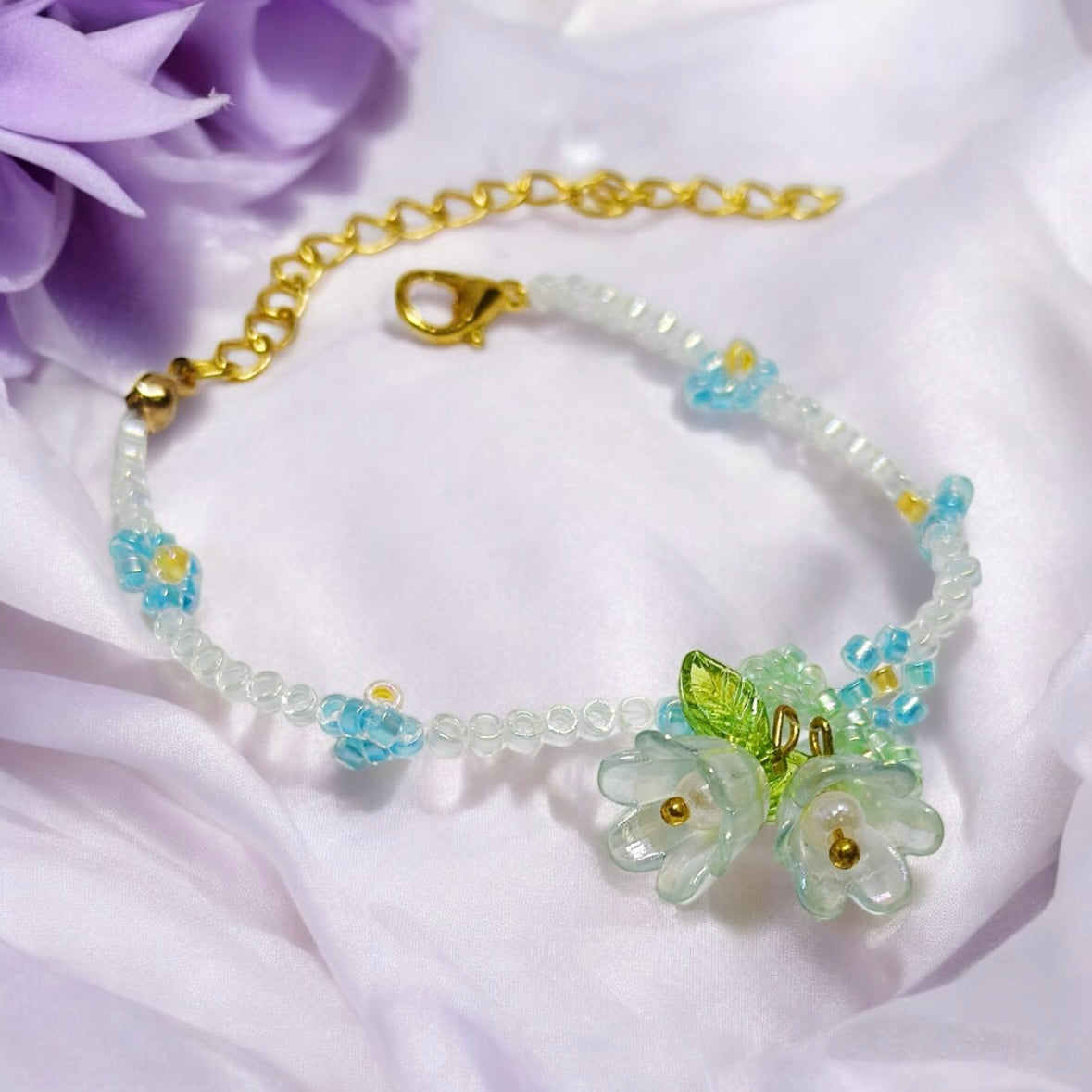 Forest fairies Beaded bracelet with flower and leaf pattern | colourful glitter bracelet | y2k 90s style fashion trend