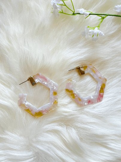 50mm White pink yellow mix Acetate Hoop earrings | Resin tortoise shell earrings | open hoop acrylic art earrings | retro fun pop colourful - TuttyKnitty