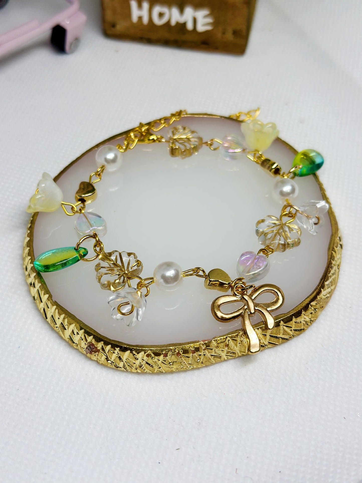 Golden leaf Beaded bracelet with flower and leaf | colourful glitter bracelet | y2k 90s style