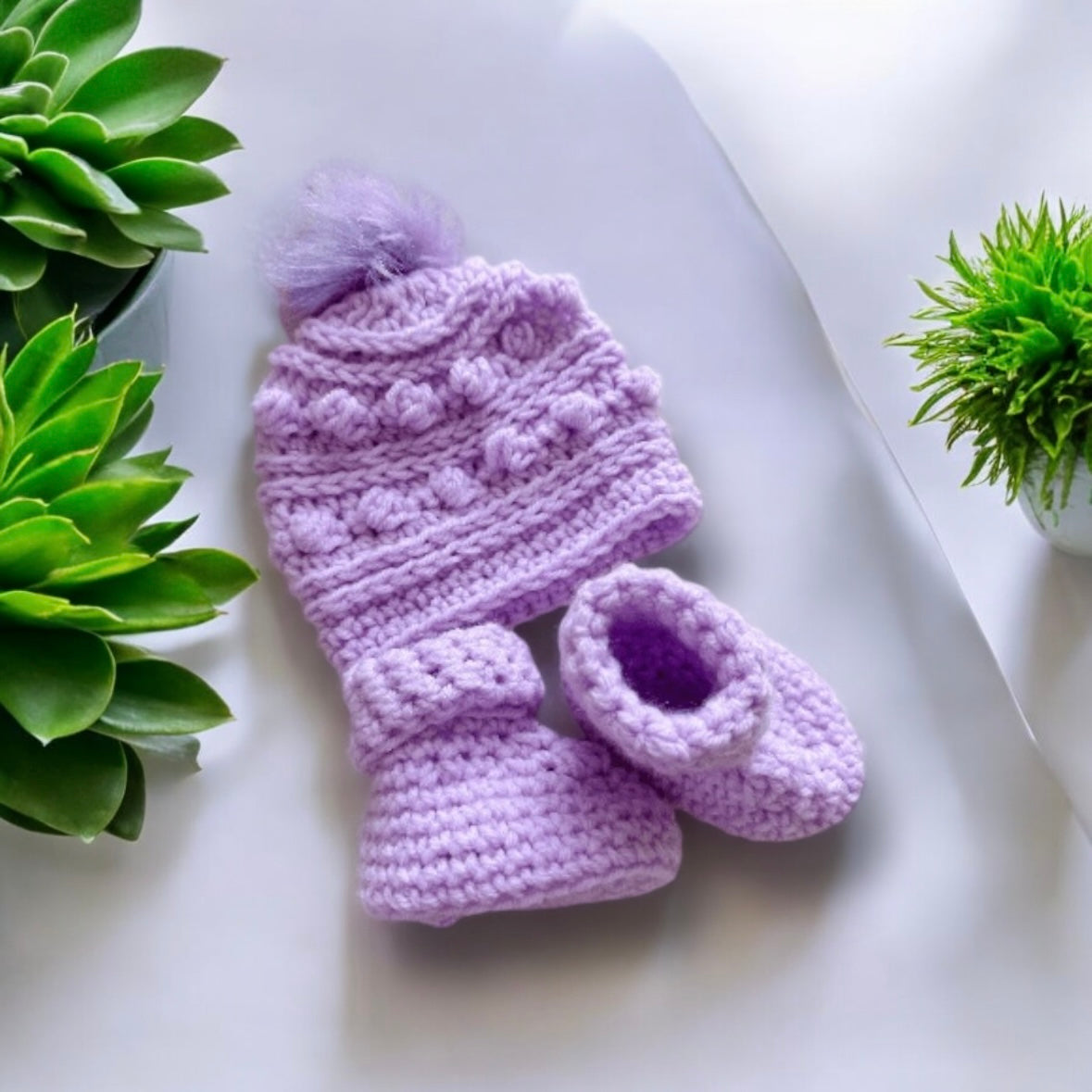 Crochet baby fur pompom beanie and booties | baby gift | newborn gift | baby shower | photography