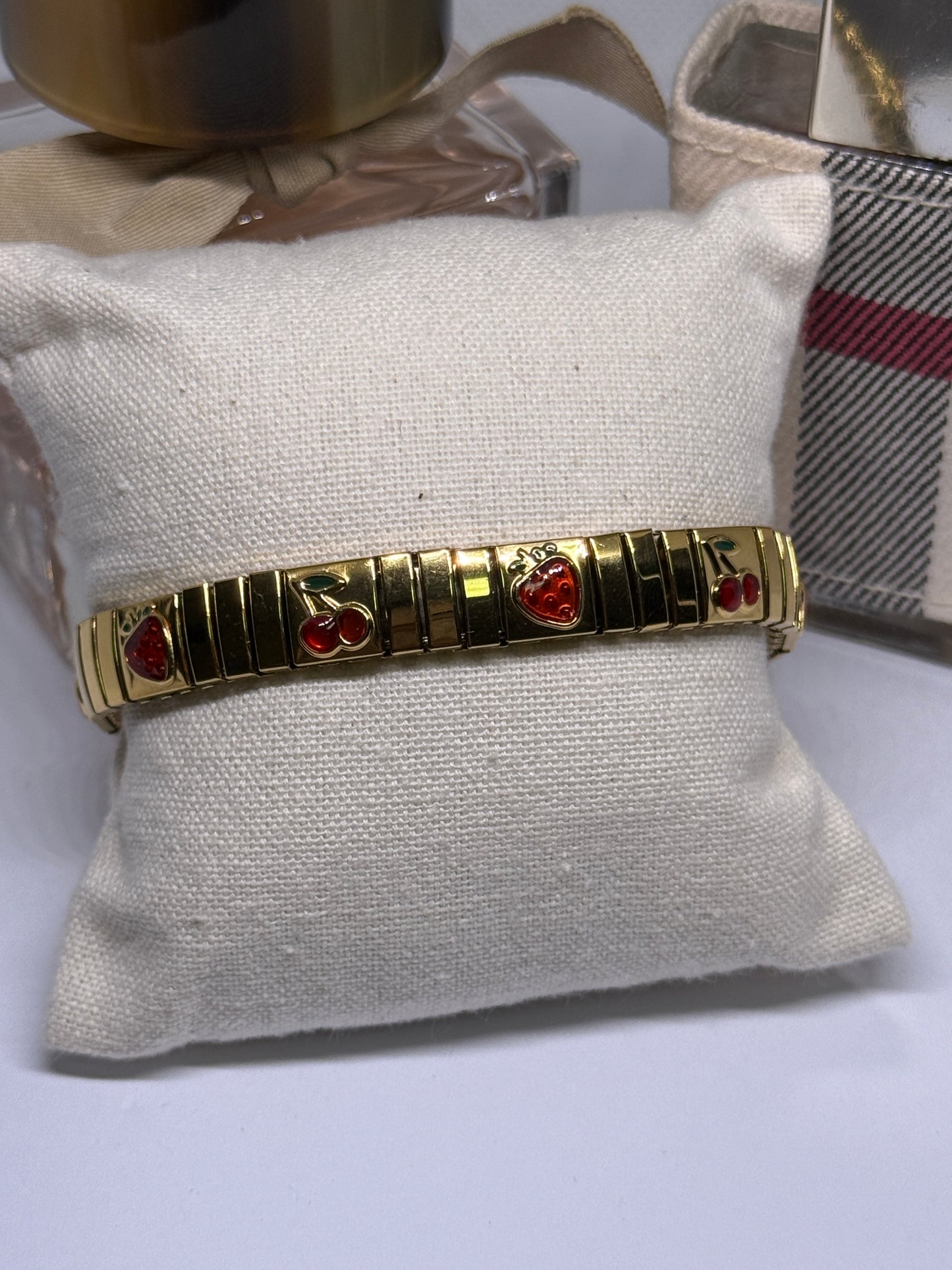 Gold bracelet with cherry and strawberry patterns | stretchy band
