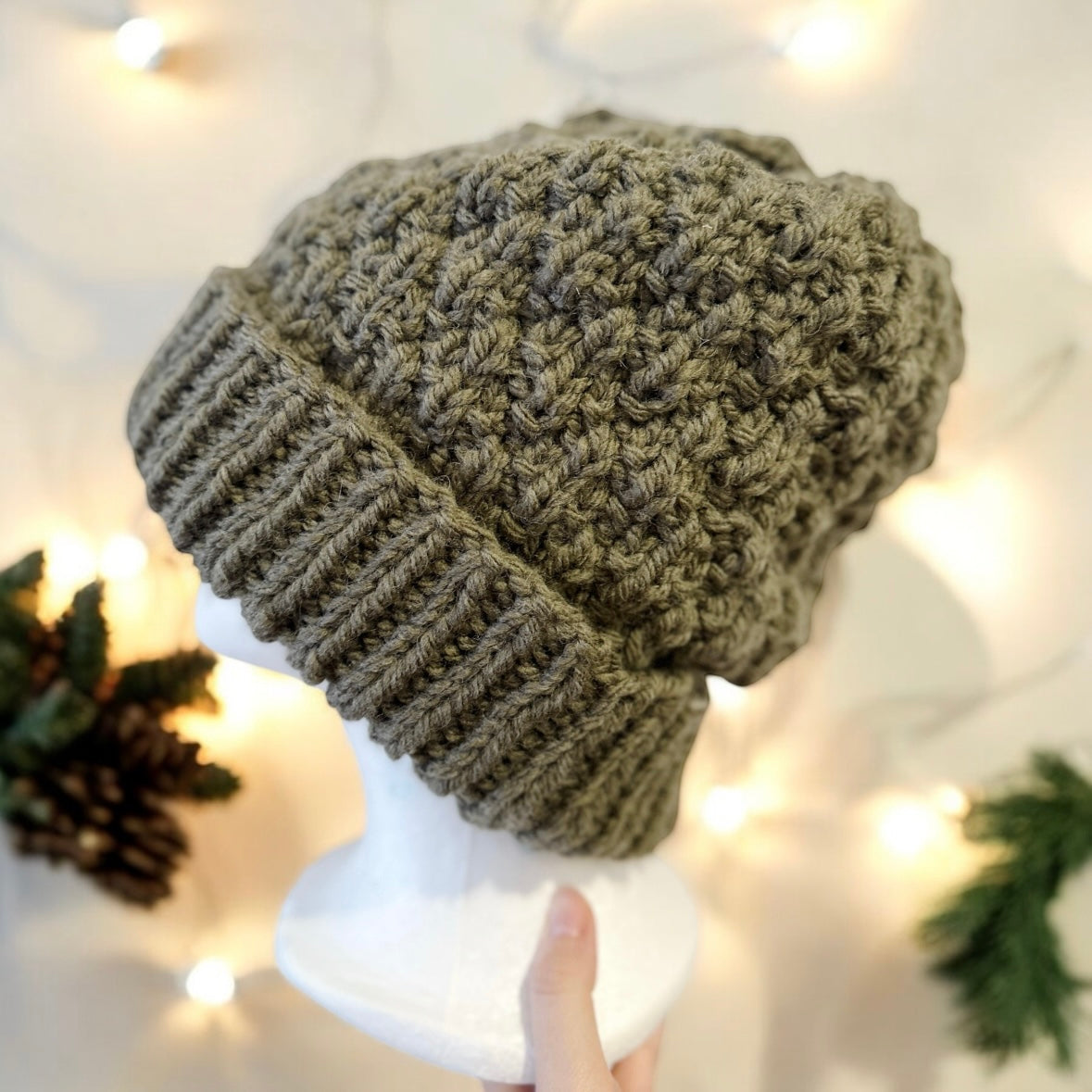 Handknit Chunky Patterned Beanie | Knit Beret | Foldable brim in Moss green | Knit beanie in coffee | Fluffy and cozy winter hat