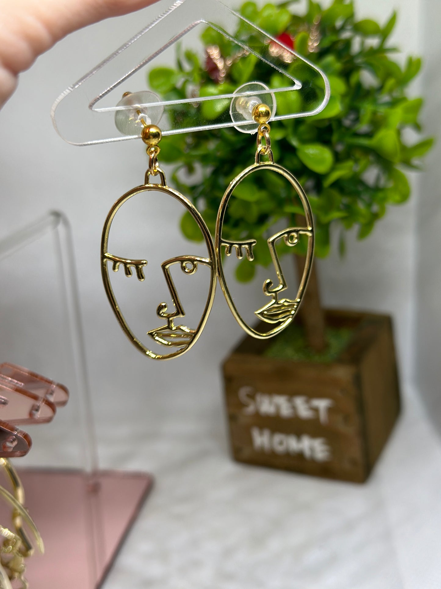 Picasso earrings | vangogh dangle earrings | Gold fun wire famous artist earrings | minimalist earrings | potrait art earrings