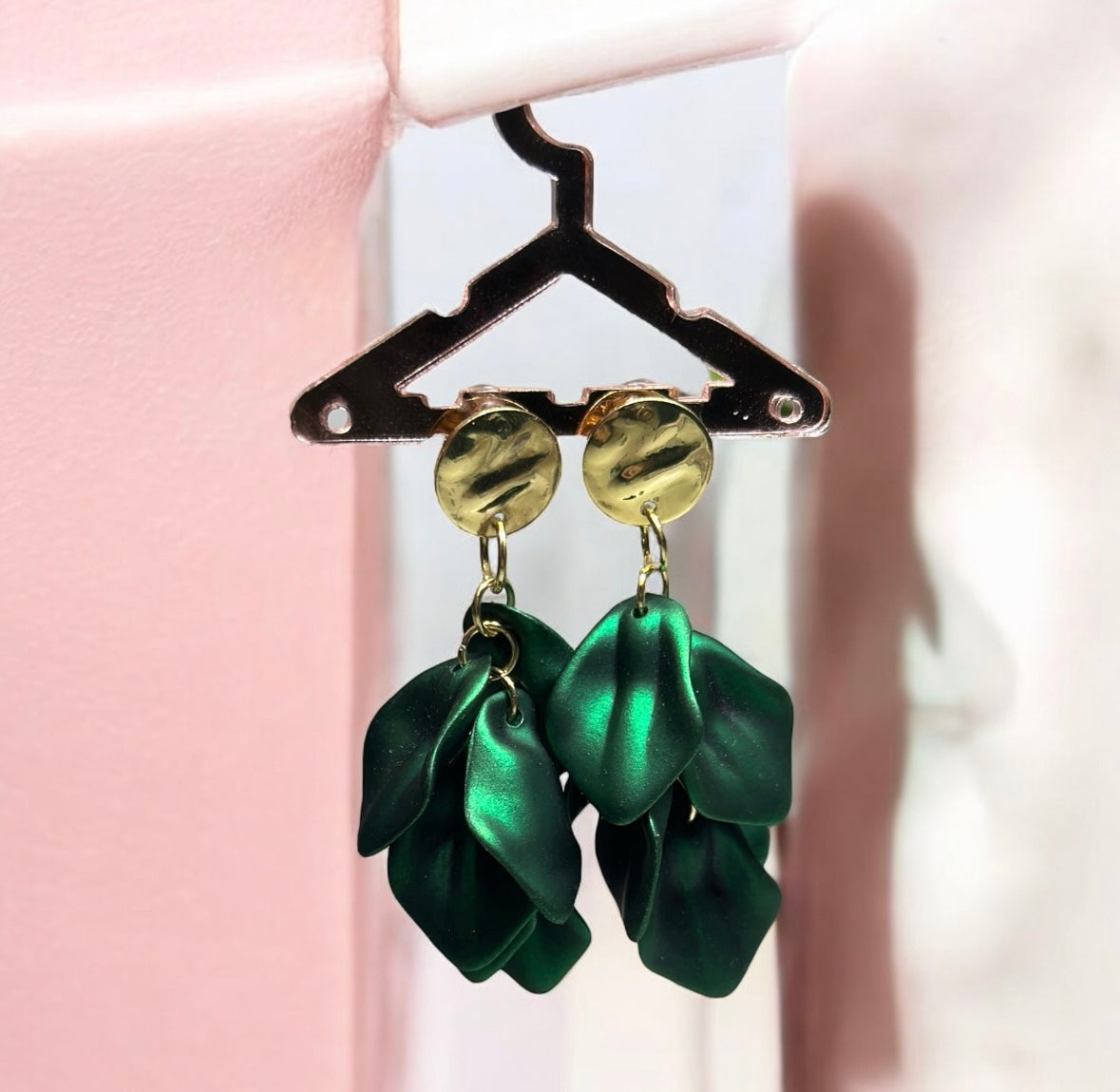 Emerald green flower earrings | dangle petals floral earrings | bridal party wedding earring