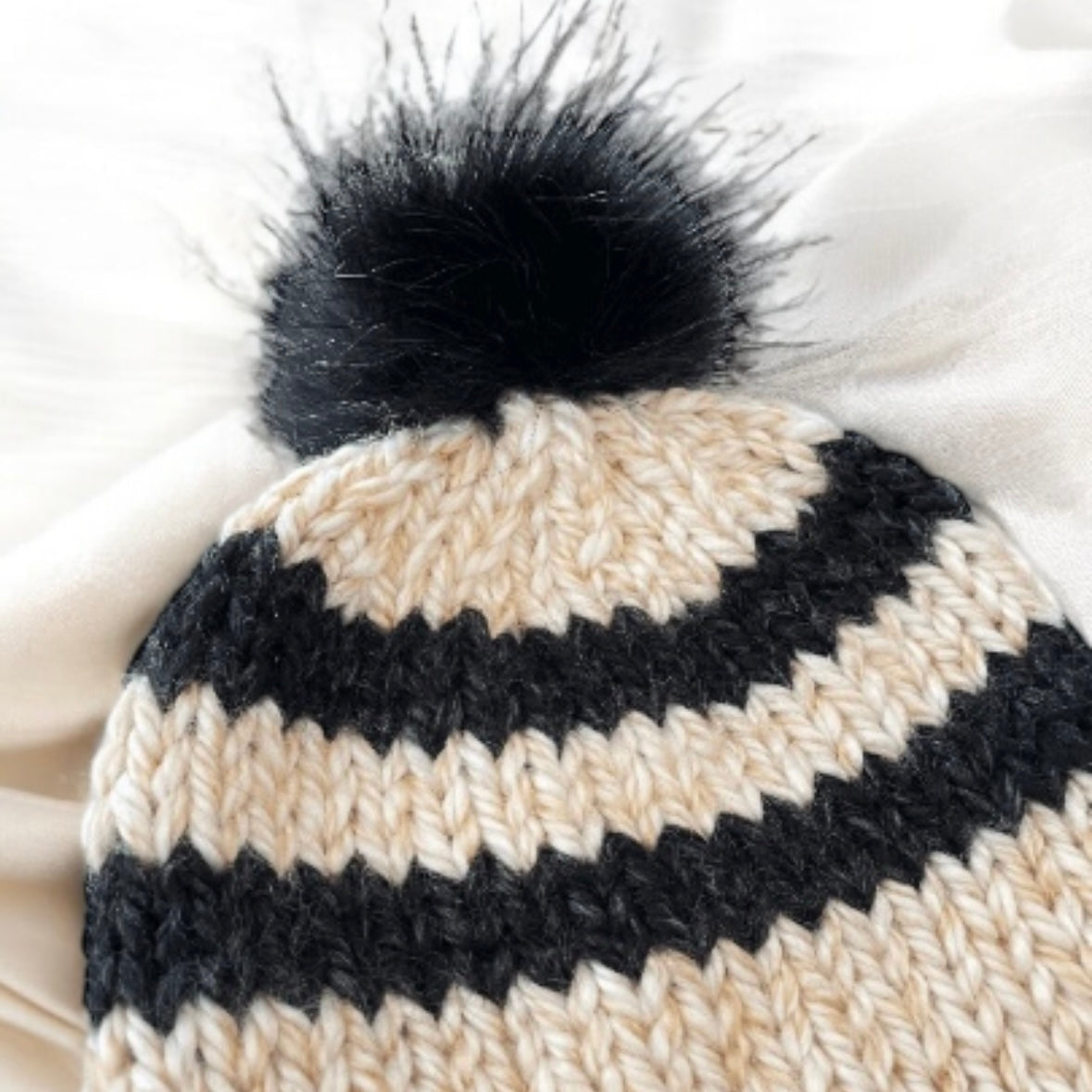 Hand knit baby beanie | Baby Chunky Double Pom Pom Beanie in Beige black | Newborn Baby Toddler hat | Fur Pom Pom Hat | Knit winter hat