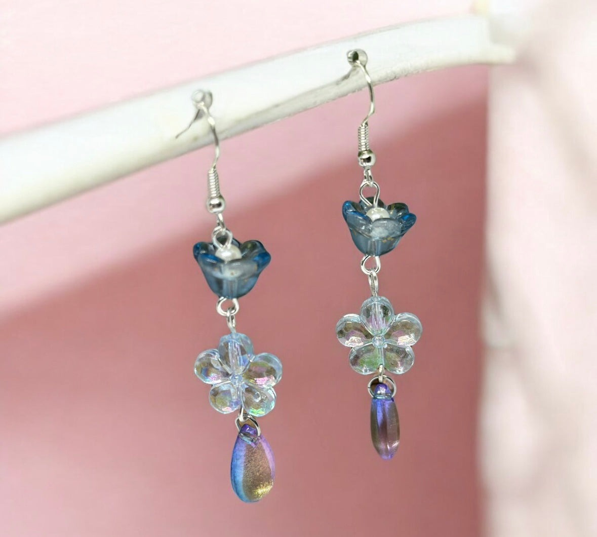 Blue mini flower earrings | elegant floral dangle chain earrings